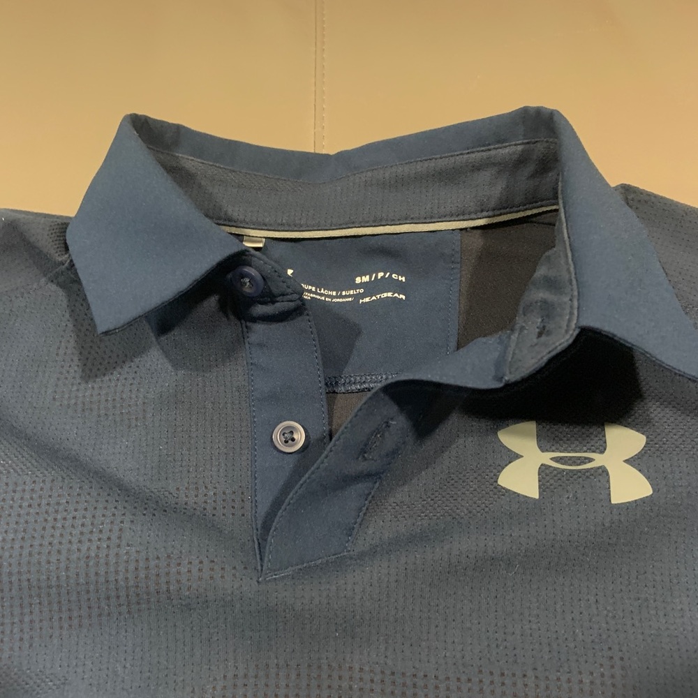 Men's Small Navy Under Armour Golf Shirt.